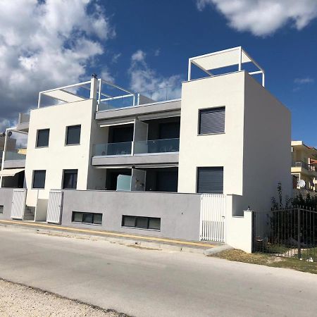 Apartamento Asterias Néa Péramos Exterior foto