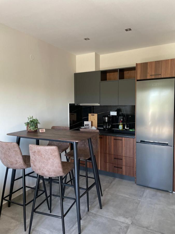 Apartamento Asterias Néa Péramos Exterior foto